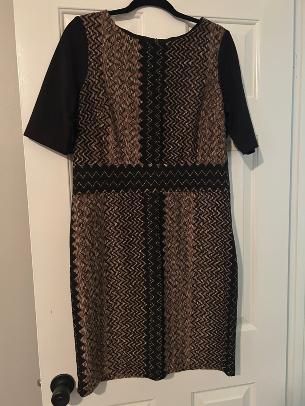 Donna Ricco Black and Brown Zigzag Midi Dress
